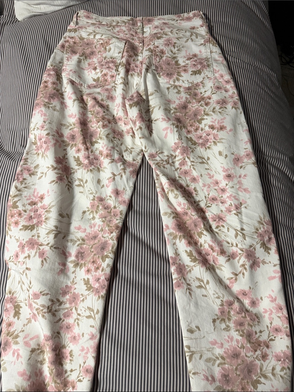 Women’s Gap Factory floral barrel denim pants size 4 - Picture 4 of 6